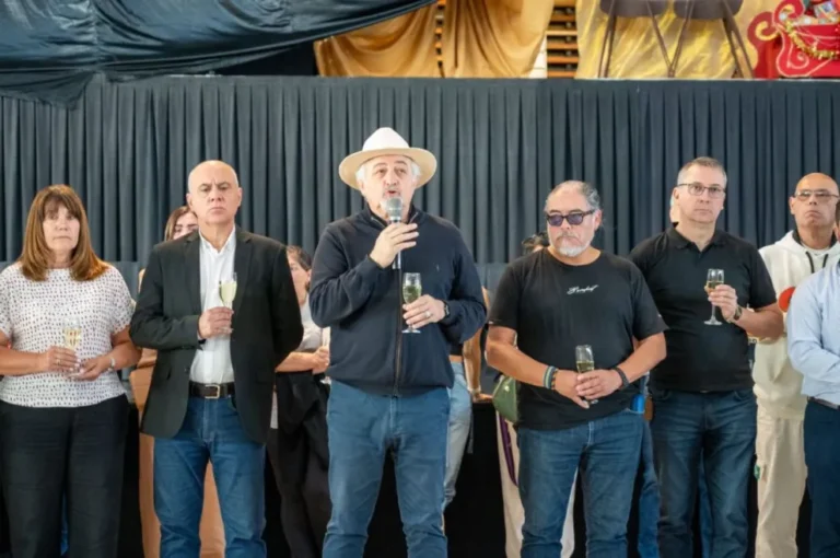 Othar encabezó el brindis de fin de año con los empleados municipales