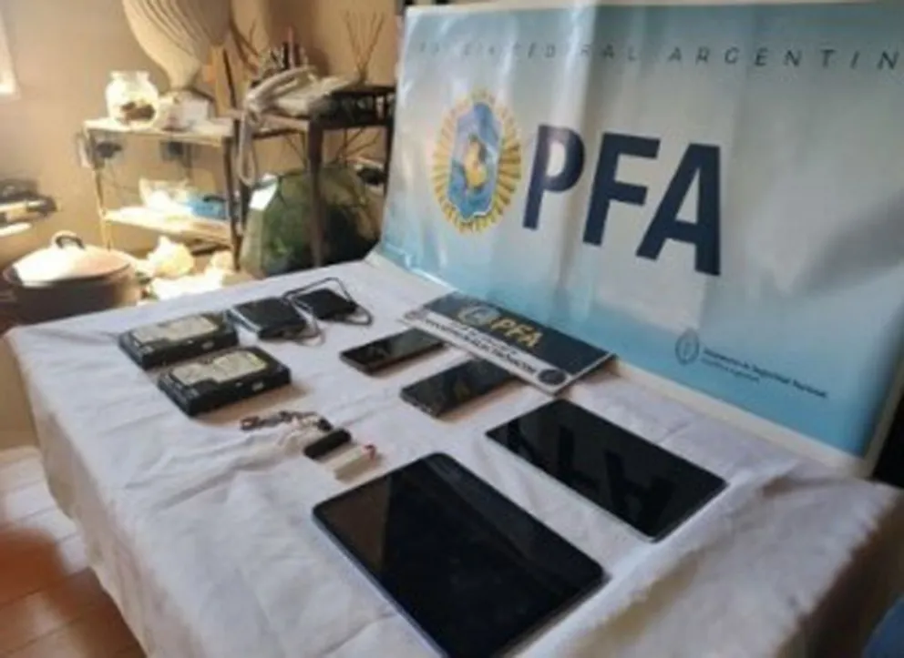 Allanamiento y dos imputados por transmisión ilegal de partidos en Río Gallegos