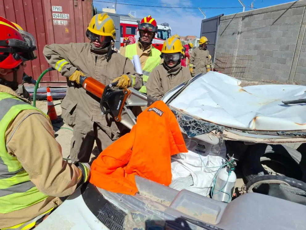 Aspirantes a bomberos superaron el examen final de Nivel 1 en Puerto Madryn