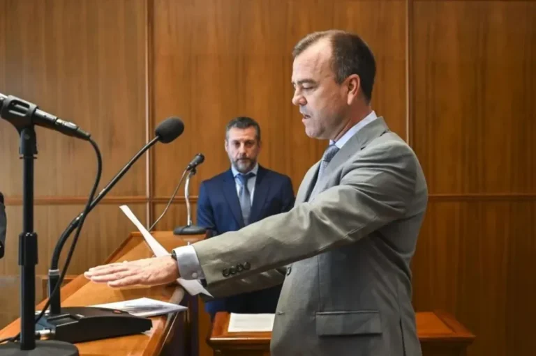 Suspenden al titular de la Secretaría de Juzgados de Paz de Chubut e iniciarion un sumario administrativo