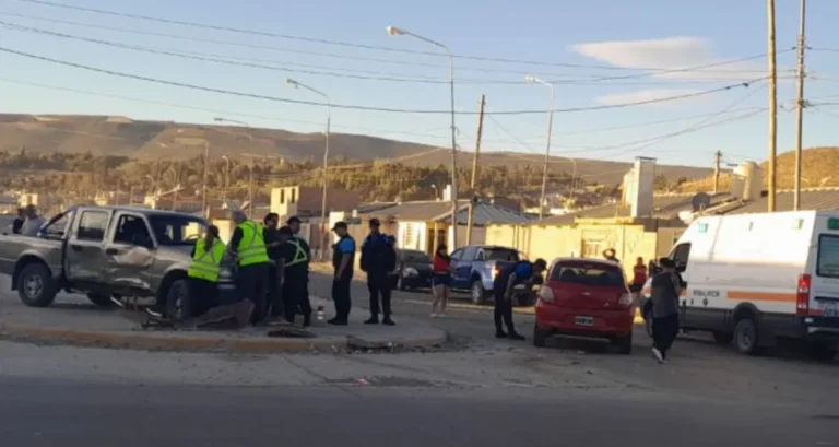 Viernes accidentado: Un conductor herido en un choque en Lisandro de la Torre y Congreso