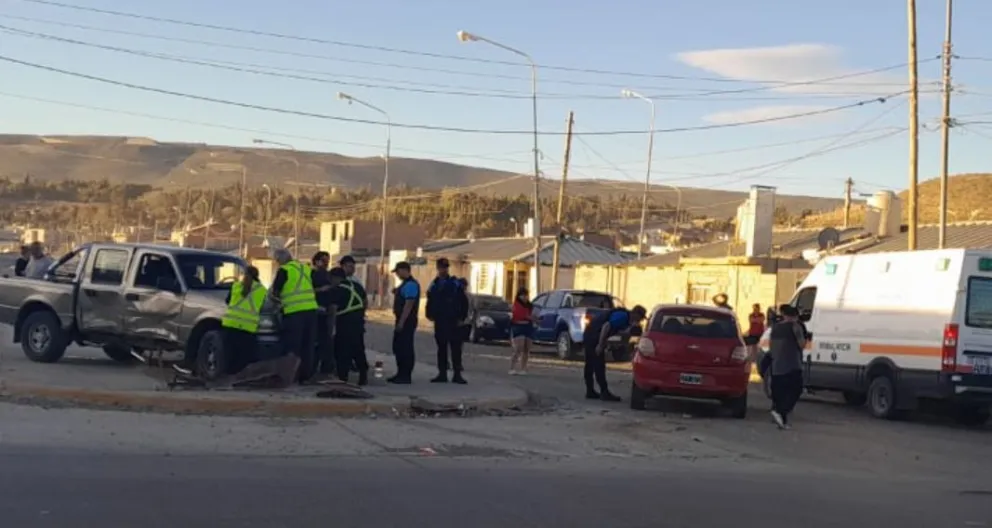 Viernes accidentado: Un conductor herido en un choque en Lisandro de la Torre y Congreso