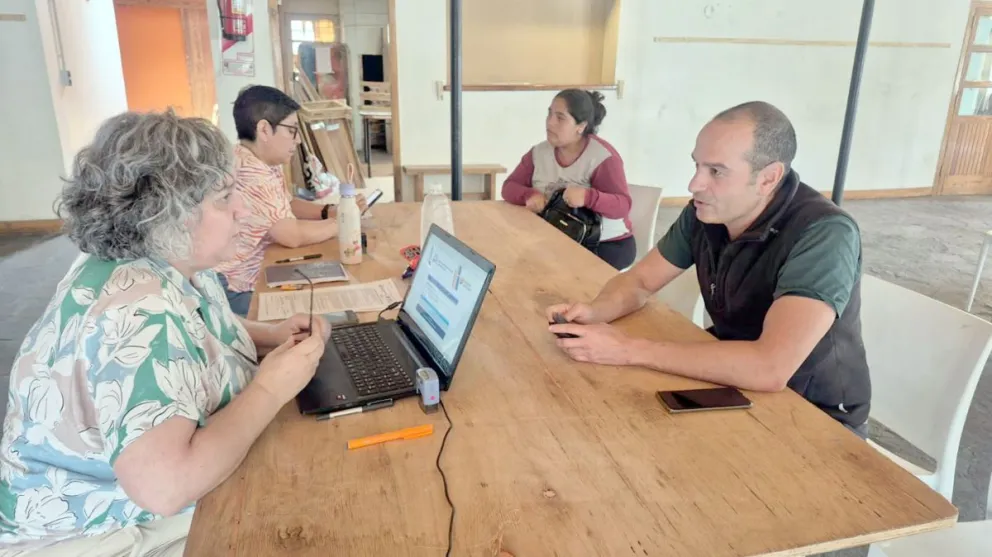 El IPV resolvió trámites y consultas de un centenar de vecinos en Puerto Pirámides