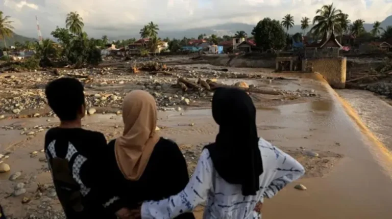 Inundaciones en Indonesia: más de 500 muertos y cientos de desaparecidos