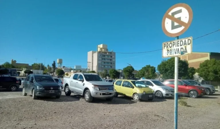 Trelew: Cobrarán Estacionamiento Medido en predio de la Universidad