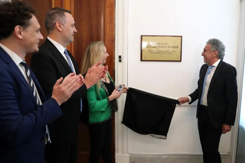 Casa Rosada homenajeó al histórico fotógrafo presidencial Víctor Hugo Bugge