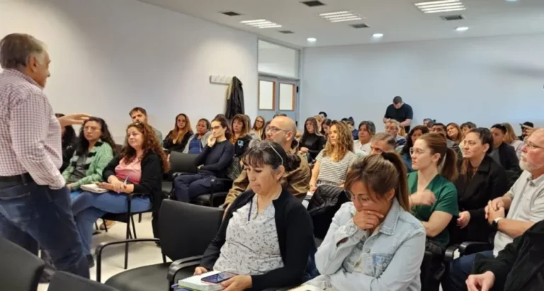 Continúan las capacitaciones al equipo de salud del nuevo Hospital “María Humphreys”