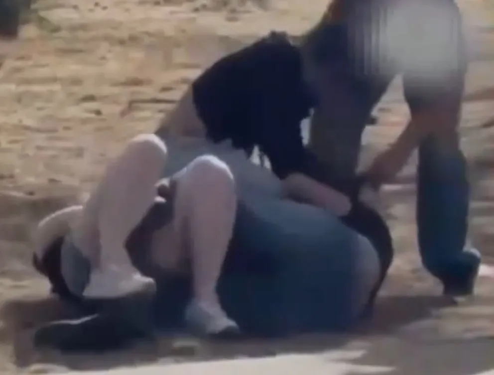 Brutal pelea de menores en Comodoro: “Exhibía los mechones de pelo como un trofeo”