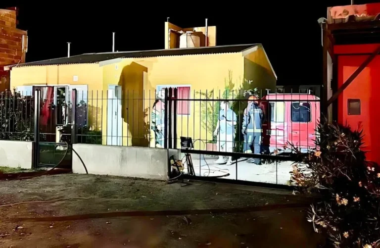 Brasas de asado causaron principio de incendio durante la madrugada