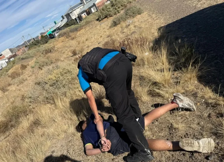 Detienen a un joven en Kilómetro 8 por intento de robo a un vehículo