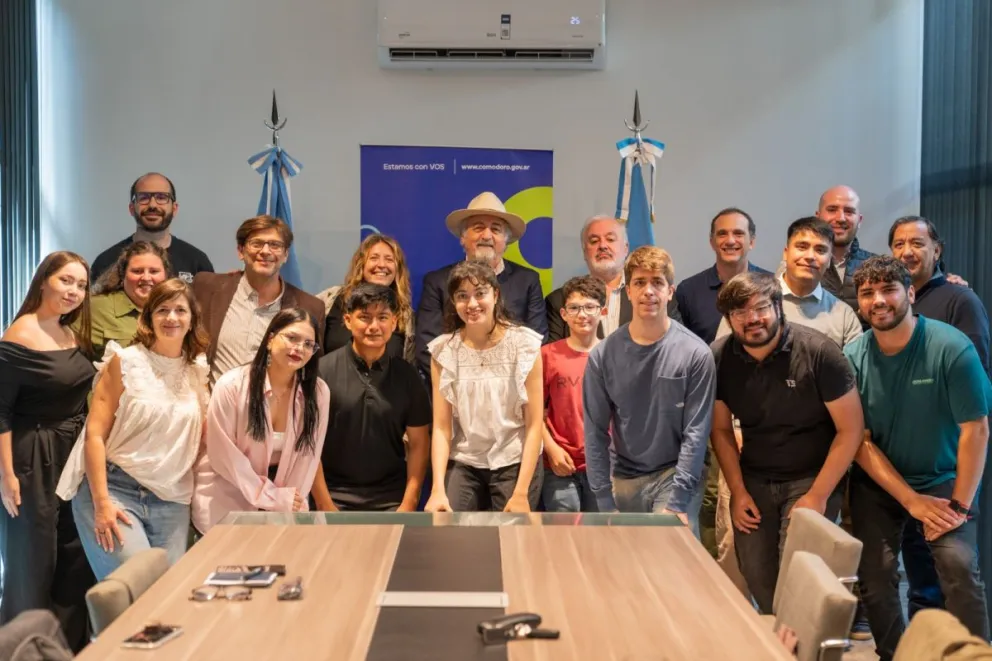 Othar recibió a los ganadores comodorenses de la NASA Space Apps Challenge