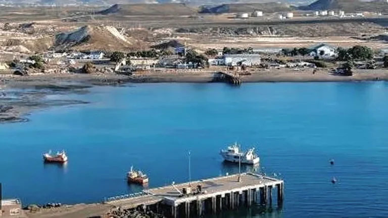 Prefectura Naval rescató a una mujer tras caer de una embarcación