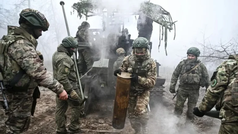 Rusia afirmó que tomó otro asentamiento ucraniano y reportó ataques con drones