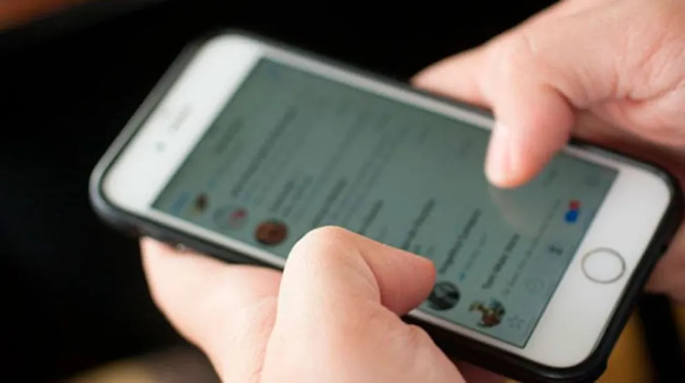 Encontró videos de abuso sexual infantil de su hija en un celular