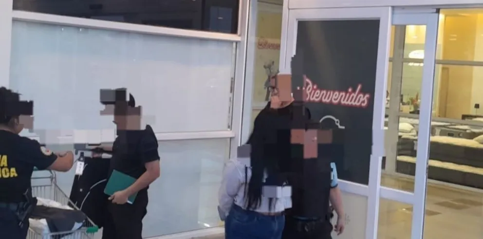 Detienen a mujer por intento de hurto en el shopping de Trelew