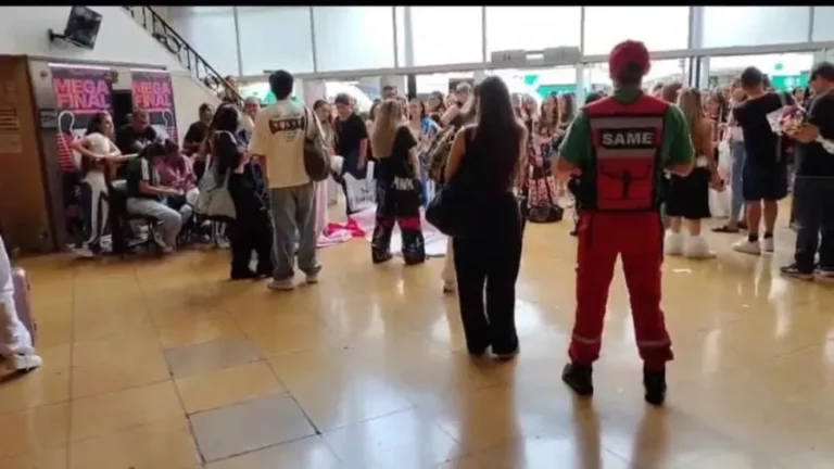 Personas descompensadas y disturbios por presunta sobreventa en el Teatro Gran Rivadavia