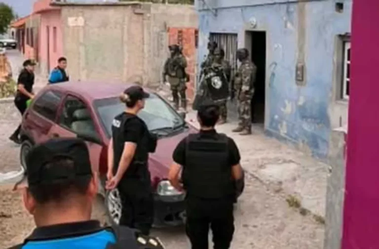 Allanamiento en Trelew: incautan tres revólveres y municiones por abuso de arma