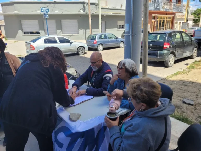 Junta de firmas y diferentes reclamos ante el corte de prestaciones de SEROS