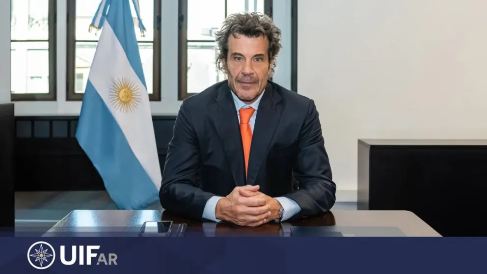 El titular de la UIF viaja a EE.UU. para seguir la ruta del dinero vinculado a la AFA