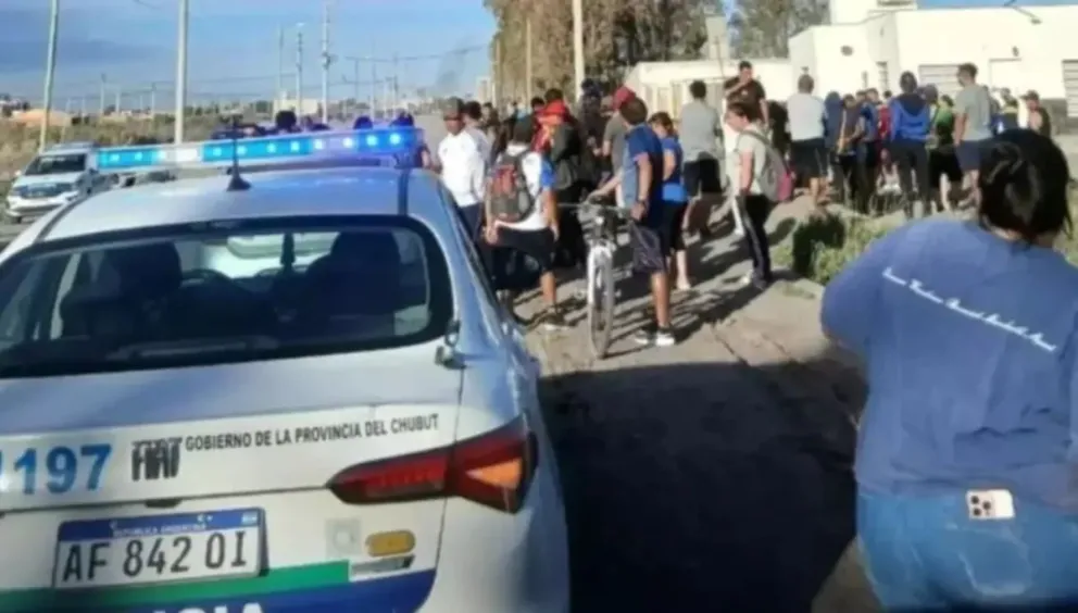 Liberaron al ladrón al que quisieron linchar luego de robarse un auto en el que había una nena y atropellar a un joven