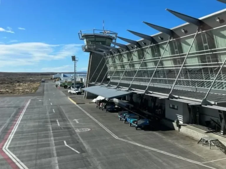Aeropuerto El Calafate: cierre nocturno programado de pista por mantenimiento