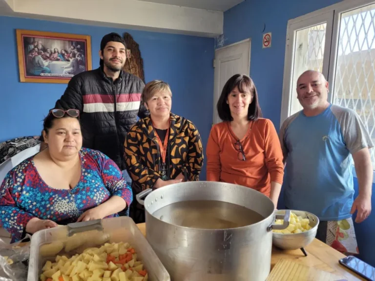 Solidaridad: pasarán Nochebuena entregando viandas a los más necesitados