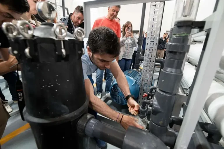 Chubut licitó la construcción de una cisterna clave para el almacenamiento de agua de mar en Puerto Pirámides