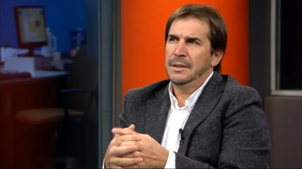 Causa AFA: Faroni descartó un celular al ser interceptado por la PSA intentando abordar un vuelo privado