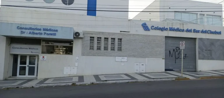 El Colegio Médico del Sur de Chubut también suspendió la cuenta corriente para prestaciones de SEROS en Comodoro