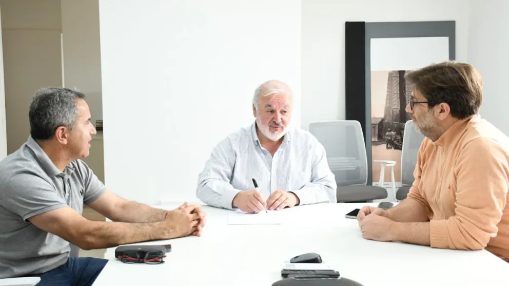 Se firmó el inicio de la obra de ampliación de la Escuela Municipal N° 2006