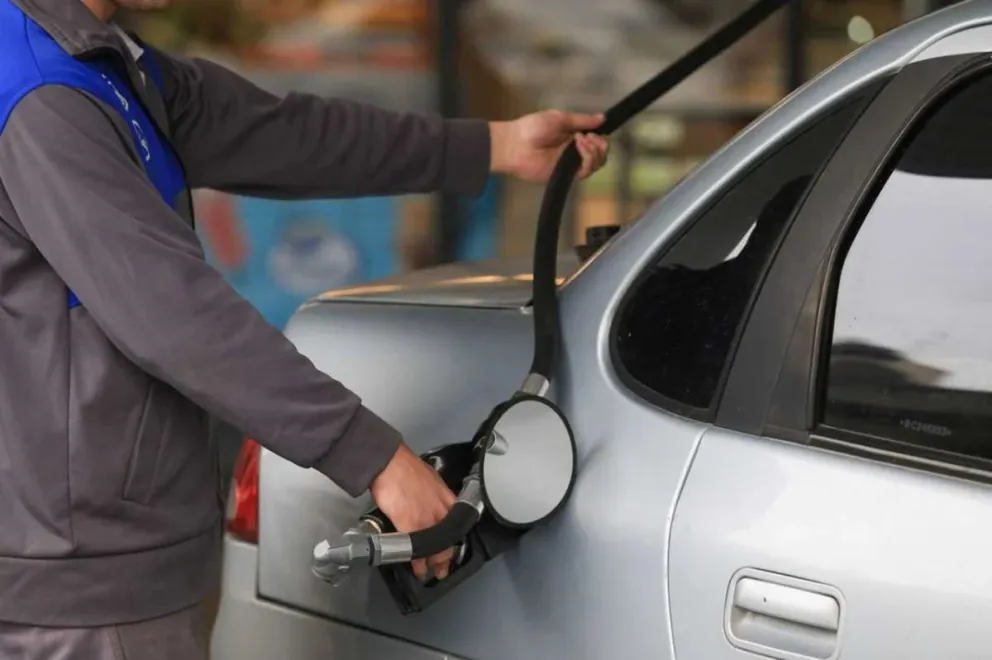 Las razones detrás de la baja del 2% en el precio de las naftas de YPF