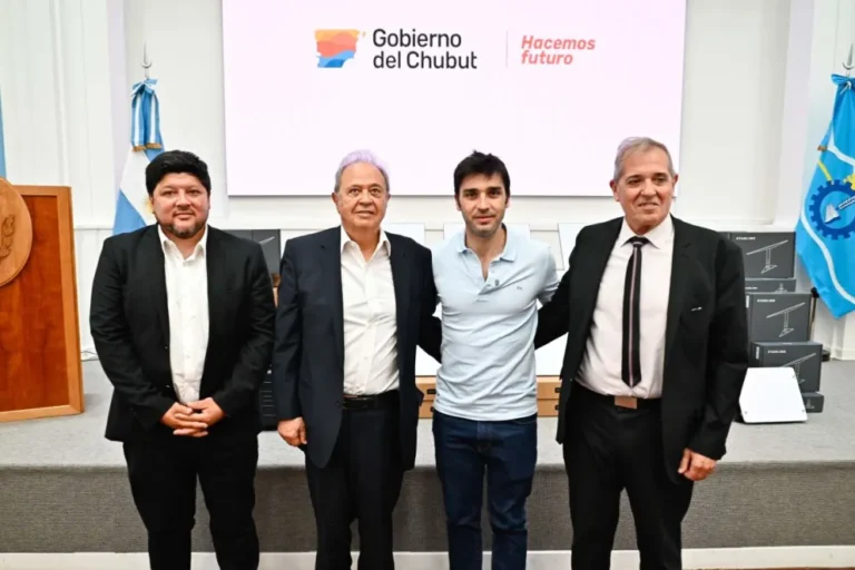 Torres presentó 120 nuevas antenas satelitales para fortalecer la conectividad educativa