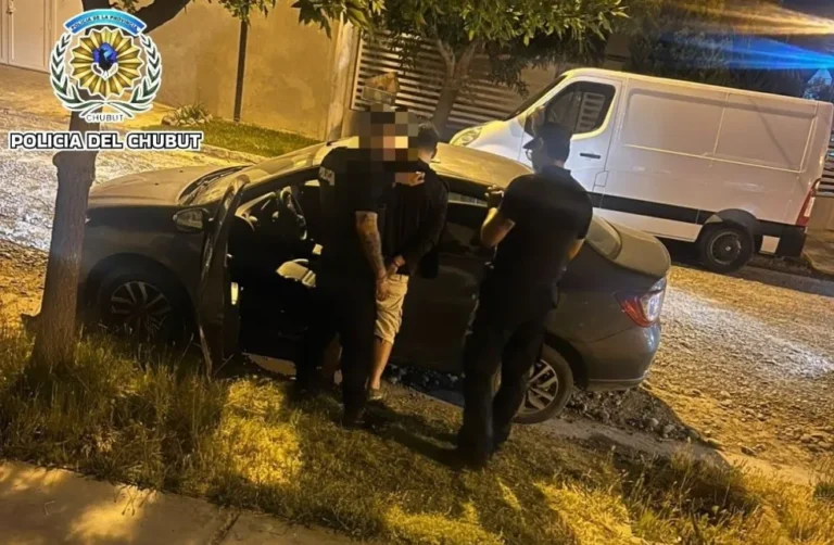Un aprehendido tras intento de robo en el interior de un vehículo