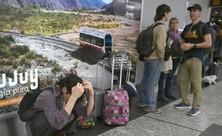 Controladores aéreos: Segunda jornada de paro afecta vuelos nacionales