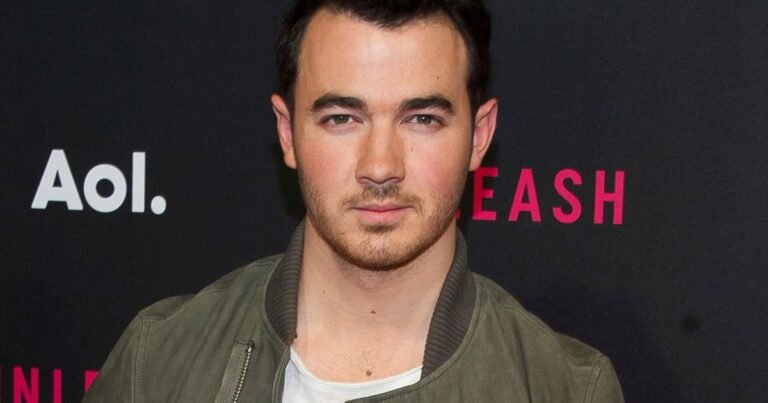 Kevin, el Jonas Brother menos famoso, se animó a cantar y a lanzarse como solista tras 20 años bajo la sombra de sus hermanos