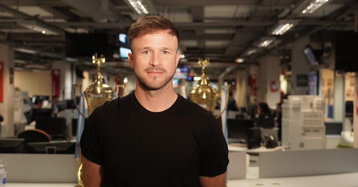 Agustín Canapino y un viaje íntimo a través de su historia: el multicampeón del TC visitó Clarín y eligió las nueve fotos que marcaron su vida