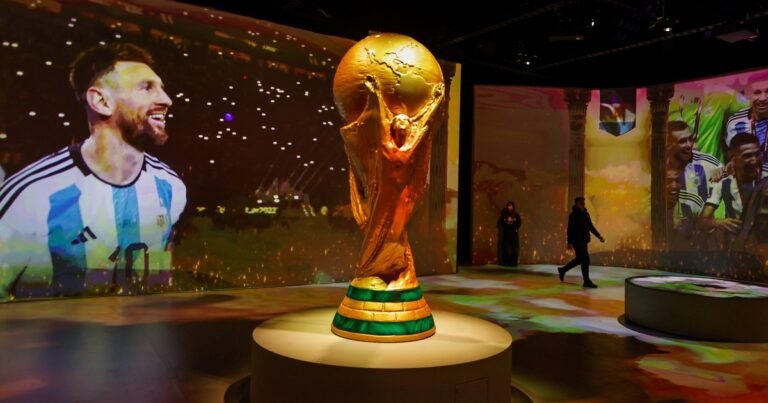 En la previa la sorteo del Mundial 2026, la FIFA reveló los horarios de los partidos y hay buenas noticias para los argentinos