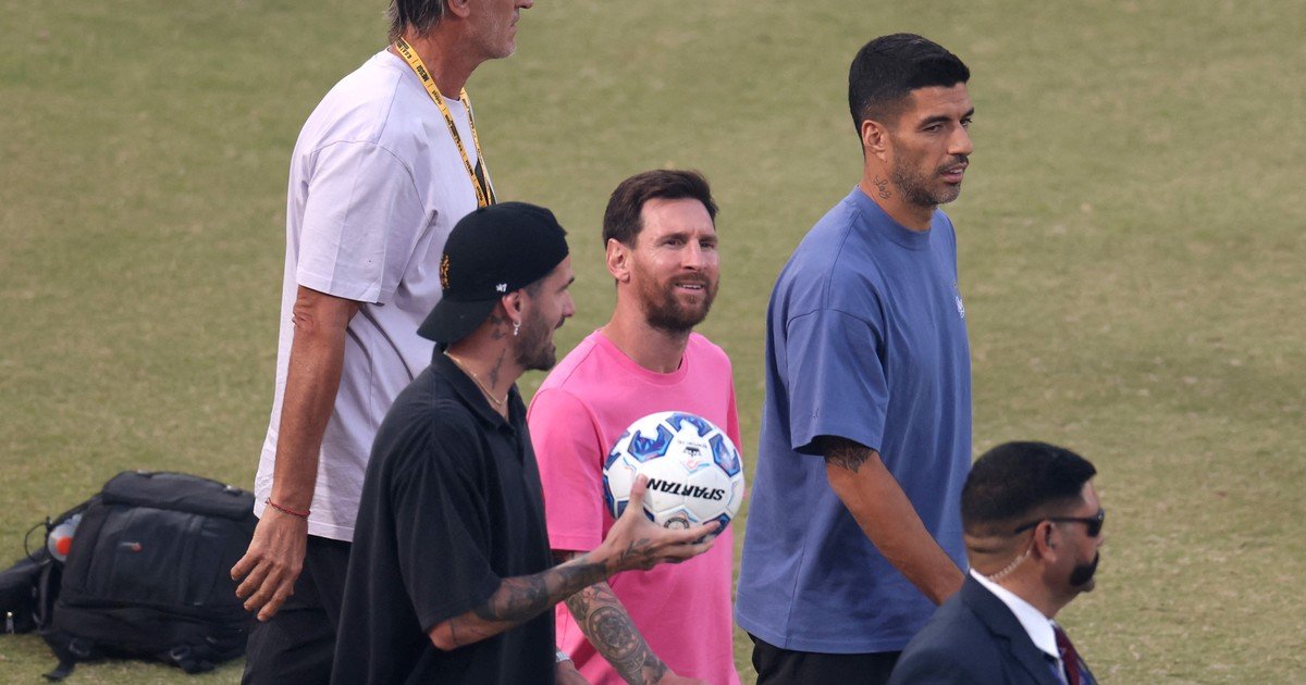 Tras sufrir complicaciones con el vuelo, Lionel Messi llegó y enamoró a Nueva Delhi para completar el multitudinario GOAT Tour por India