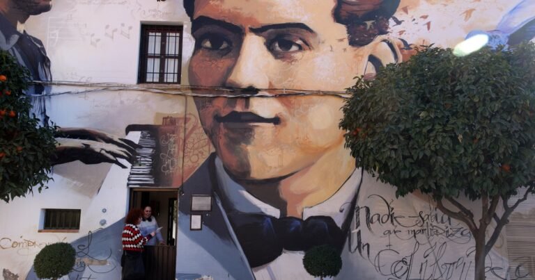 Toda la obra del escritor español García Lorca se traducirá a la lengua maya