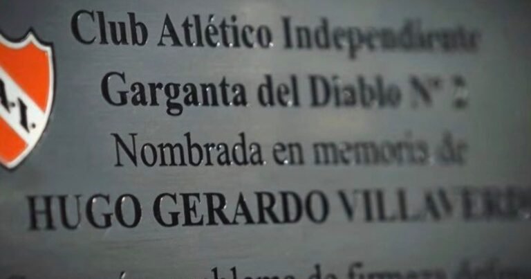 El increíble error de Independiente en el homenaje a dos glorias del club a pura emoción y reconocimiento