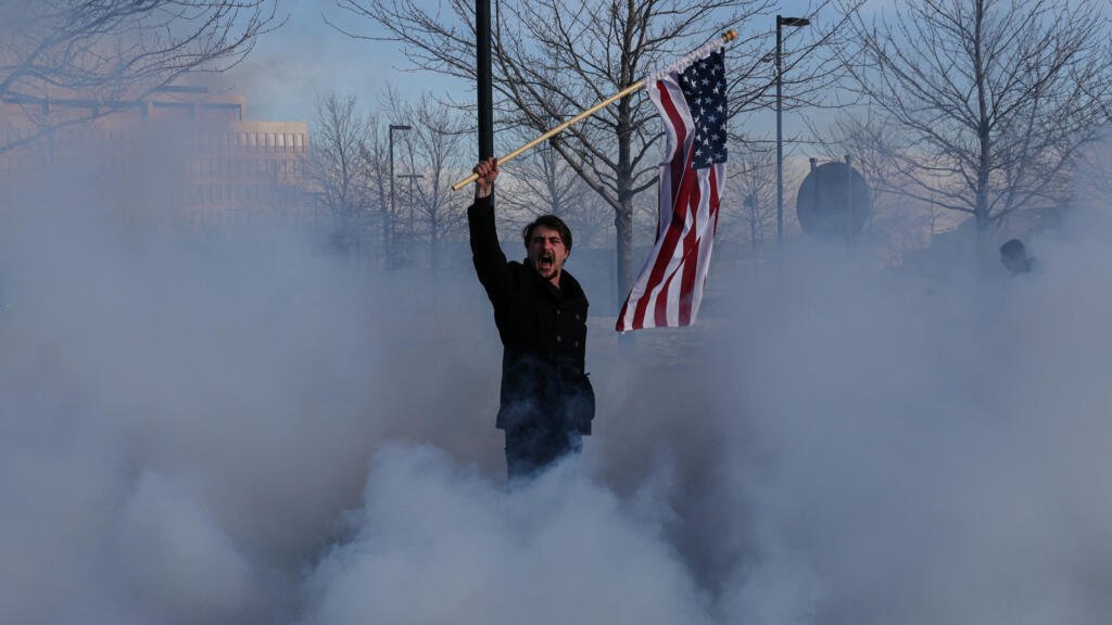 Crece la indignación en Minneapolis: ¿hasta dónde llega el poder del ICE?