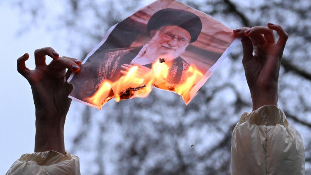 “La comunidad internacional debe respaldar las demandas del pueblo iraní”: Iran Human Rights