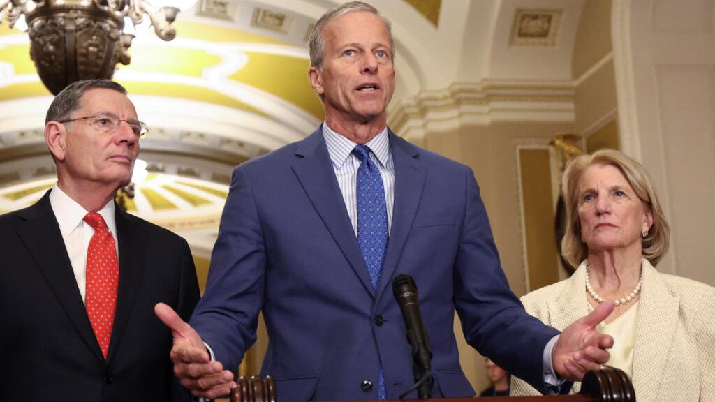 EE. UU.: Senado, con el voto decisivo de Vance, bloquea ley que buscaba limitar poderes de Trump para actuar en Venezuela