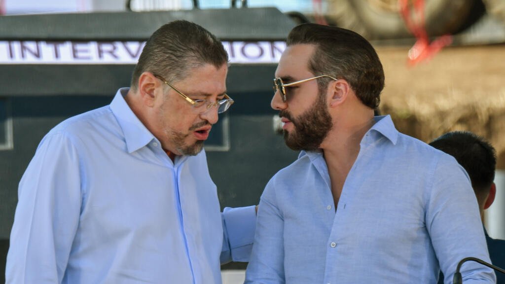 Bukele exporta a Costa Rica su megarcárcel y agita la campaña electoral