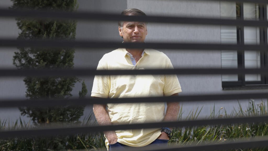 Supremo brasileño rechaza pedido de prisión domiciliaria de Bolsonaro tras más de una semana hospitalizado