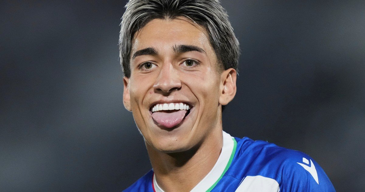 Maher Carrizo dejó la concentración de Vélez y viaja a Países Bajos para sumarse al Ajax: fin de la novela para la joya que buscaron River y Boca