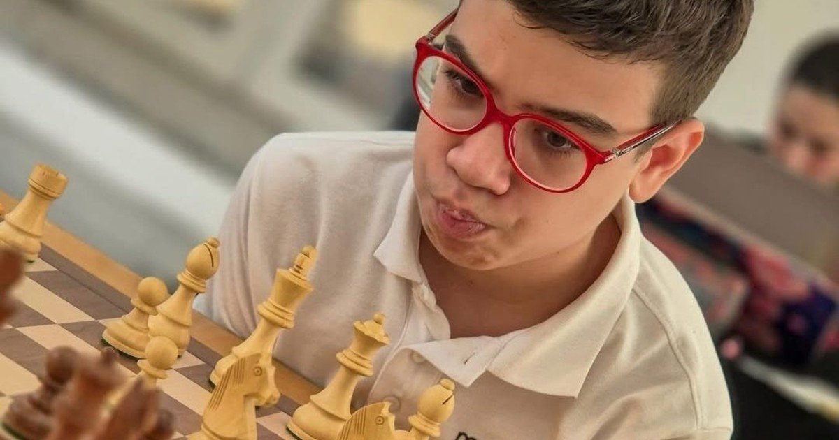 Faustino Oro firmó tablas con Bibisara Assaubayeva y se mantiene como escolta en el torneo Challenger del Tata Steel