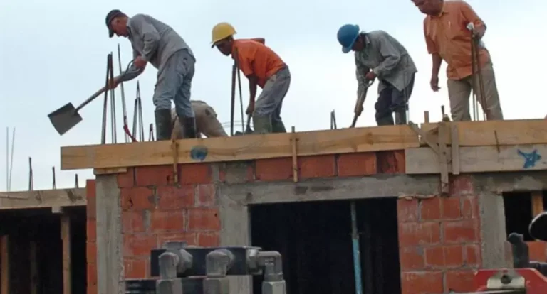 Sube fuerte el salario informal, aunque sólo es una recuperación real