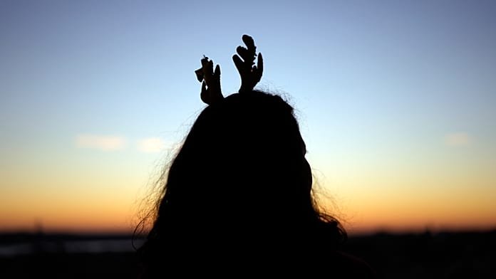 Los portugueses celebran la llegada del nuevo año con un chapuzón en el mar