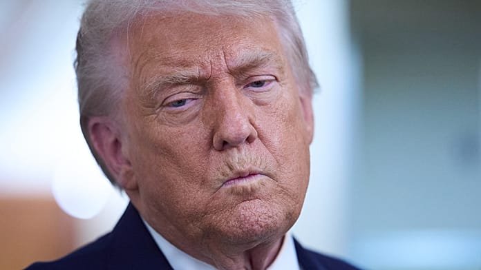 Trump demanda a JP Morgan por congelar sus fondos tras el asalto al Capitolio